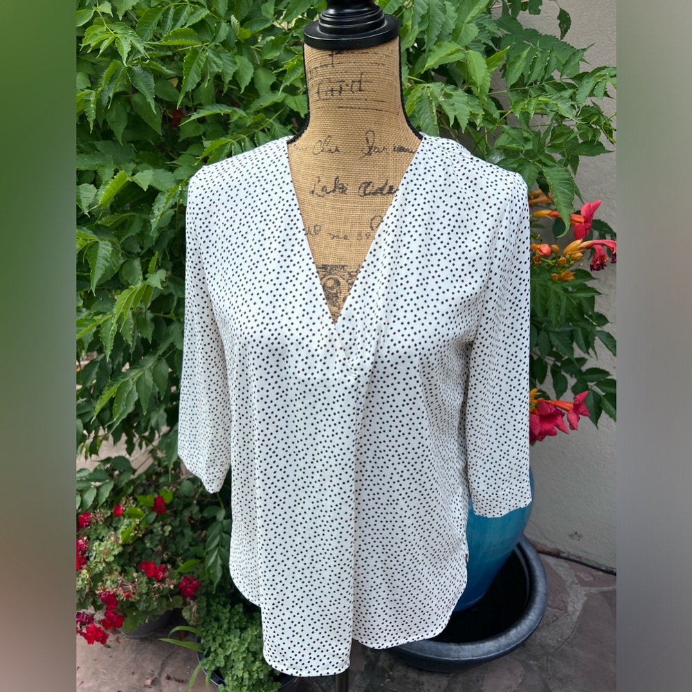Ann Taylor 3/4 Sleeve Dot Blouse
